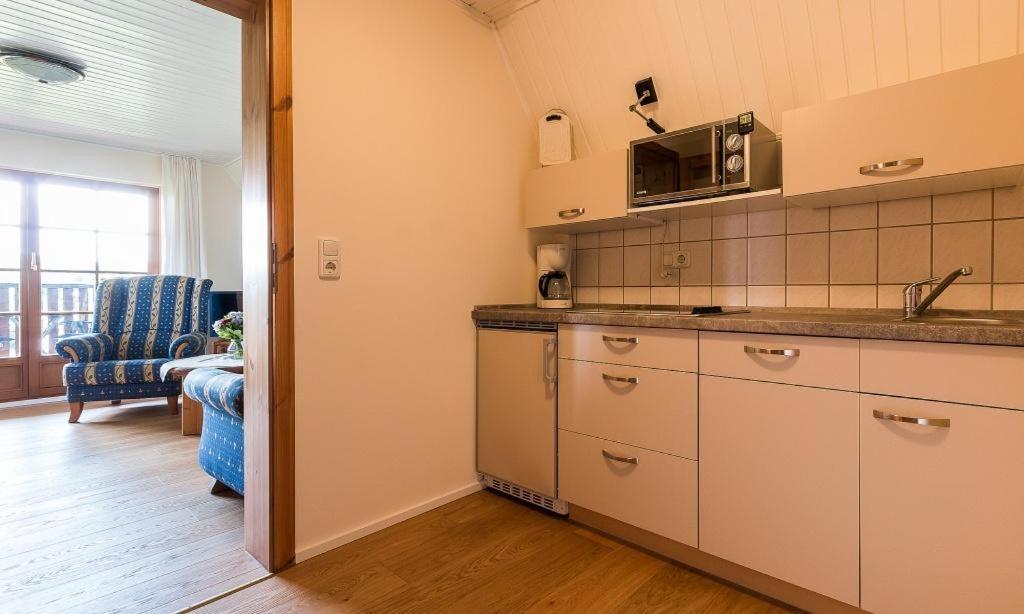 アーレンスホープHaus Am Bodden 03アパートメント エクステリア 写真